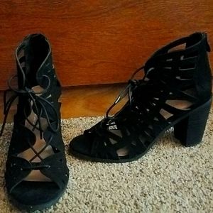 Women's high heel shoe